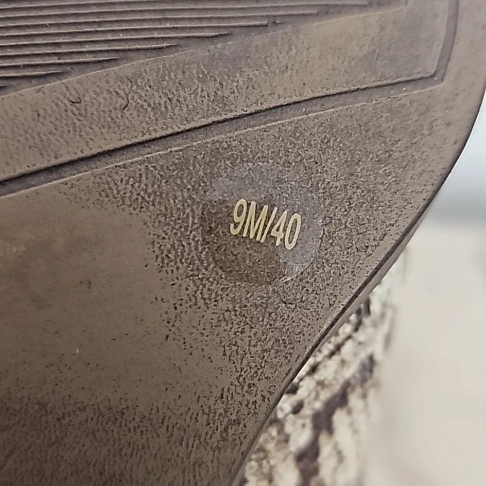 NEW Vince Camuto snake print leather ankle booties high  heel back zipper - Picture 6 of 12